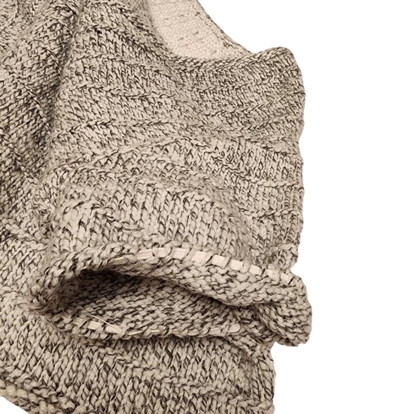 Hand Made Gray Deep V-neck Short Sleeve Sweater - Picture 6 of 10